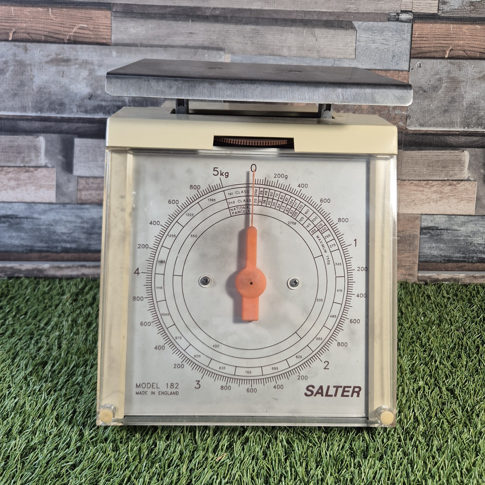 VTG 1996 Salter Model 182 Weighing Scales Post Office Made In UK Film/TV Prop