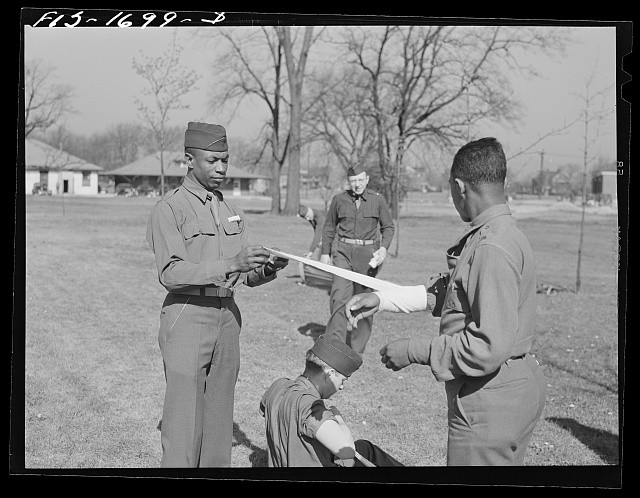 Fort Benjamin Harrison Indiana 1942 Chaplains First Aid Class Bandage Removal