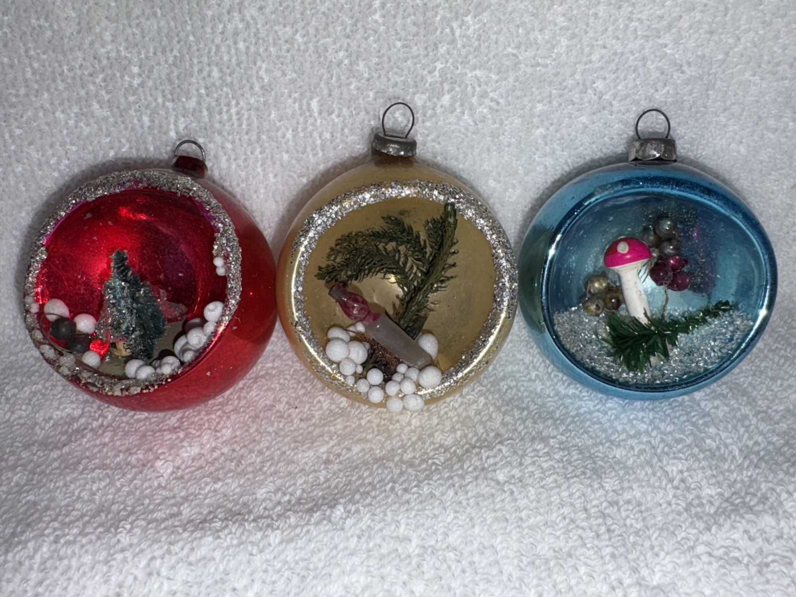 VINTAGE MERCURY GLASS DIORAMA INDENT JAPAN CHRISTMAS ORNAMENTS SET OF 3