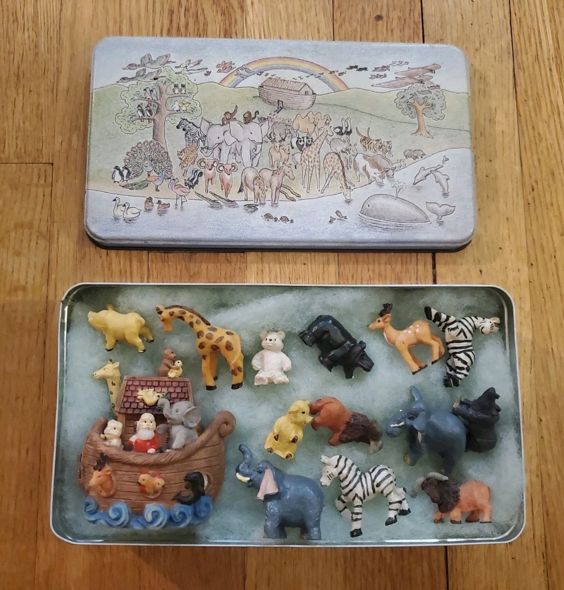 VTG Ganz Noahs Ark Christianity Resin Hinged Figurine With Mini Animals & Tin
