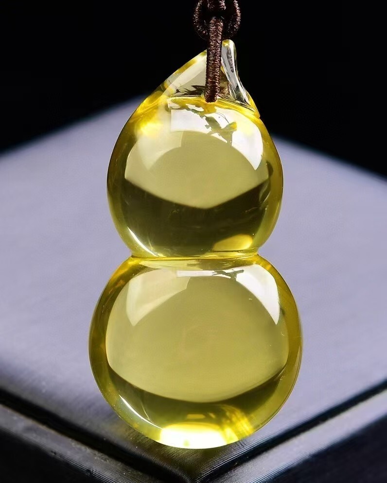 Exquisite Large Natural Brazilian Yellow Citrine Gourd Pendant Exquisite Large Natural Brazilian Yellow Citrine Gourd Pendant