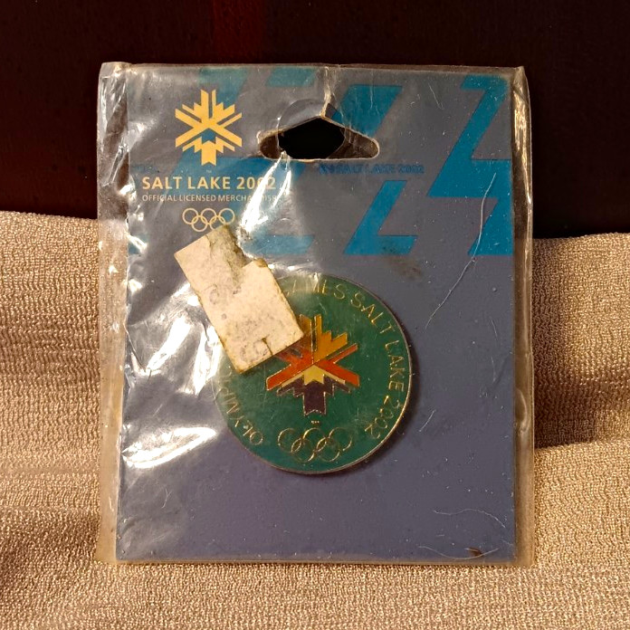 Salt Lake 2002 Olympic Winter Games Hat Pinback Pin in Package