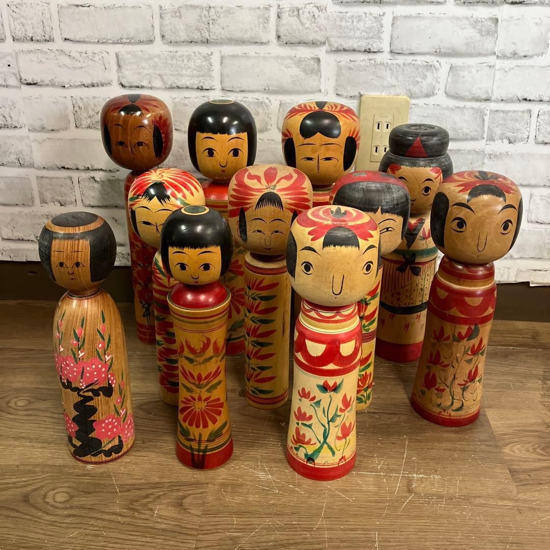 D3 Traditional Kokeshi 11 Piece Set Vintage Showa Era Collectible Figurines D3 Traditional Kokeshi 11 Piece Set Vintage Showa Era Collectible Figurines