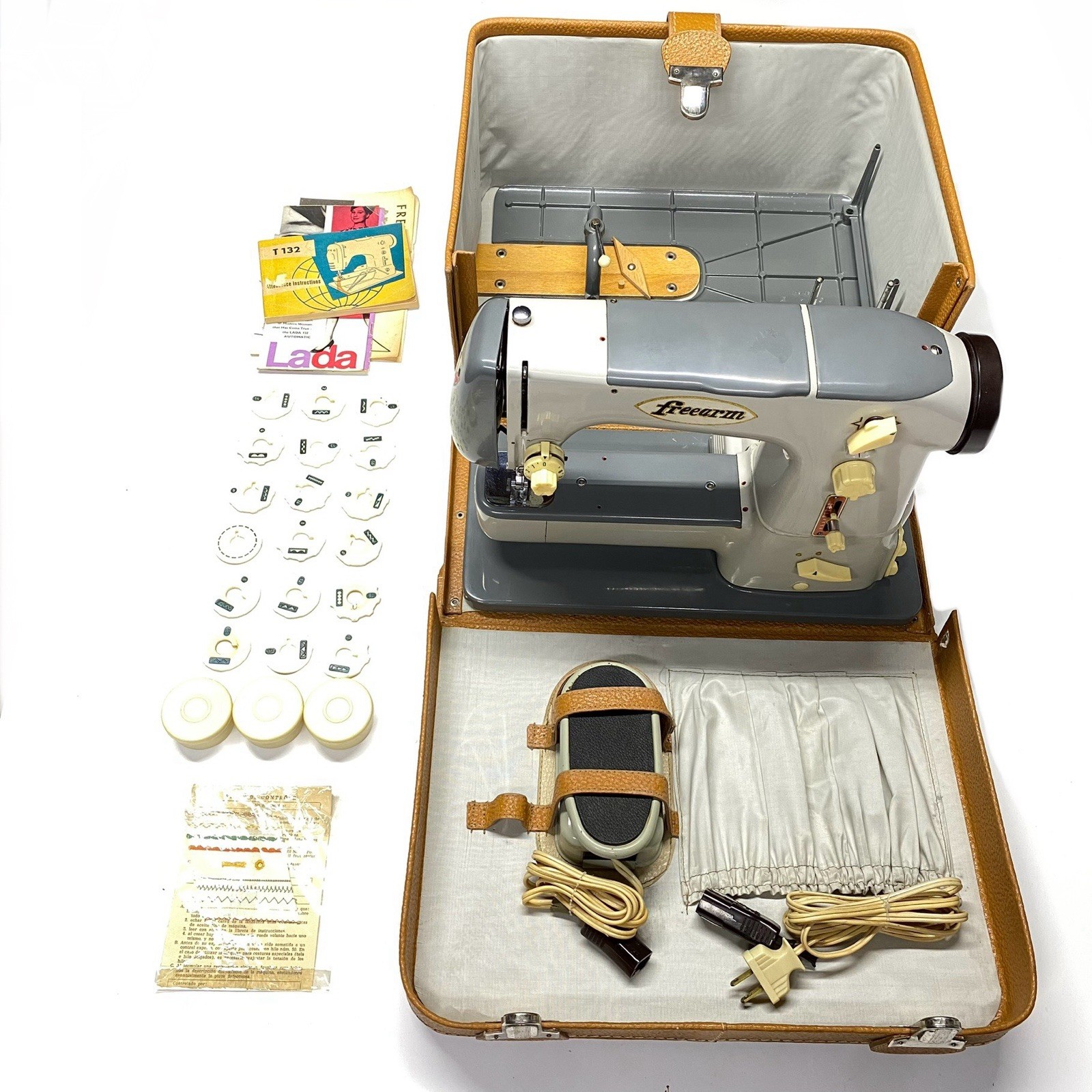 Vintage 1950s-60s Lada T132 Sewing Machine Complete W/ Case & Extras READ