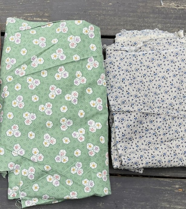 2 Vintage Fabric Pieces - Blue Calico & Marcus Brothers Floral 2 Vintage Fabric Pieces - Blue Calico & Marcus Brothers Floral