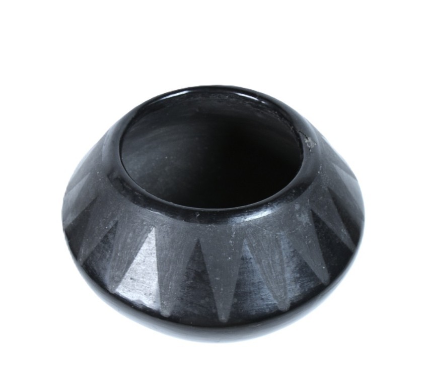 San Ildefonso Pueblo Black Pot Pottery By Lupito Martinez ca. 1950  3