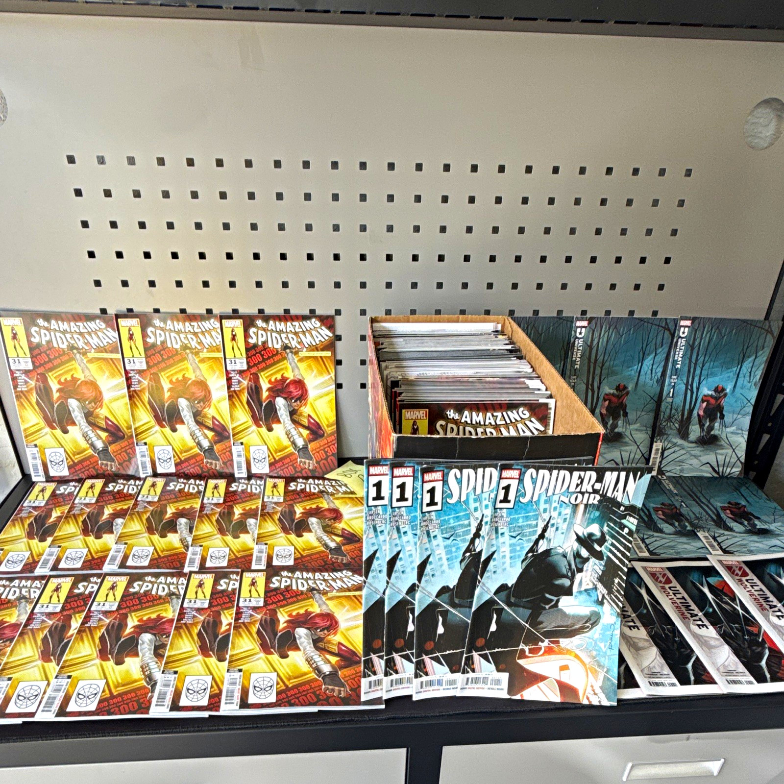Marvel Spider-Man and Ultimate Wolverine massive comic book bundle 200+ books
