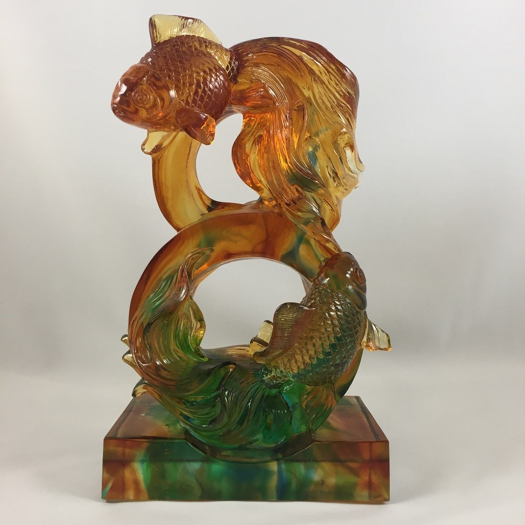 Liuli Crystal Glass Goldfish Ornament – Feng Shui Home Decor Collectible