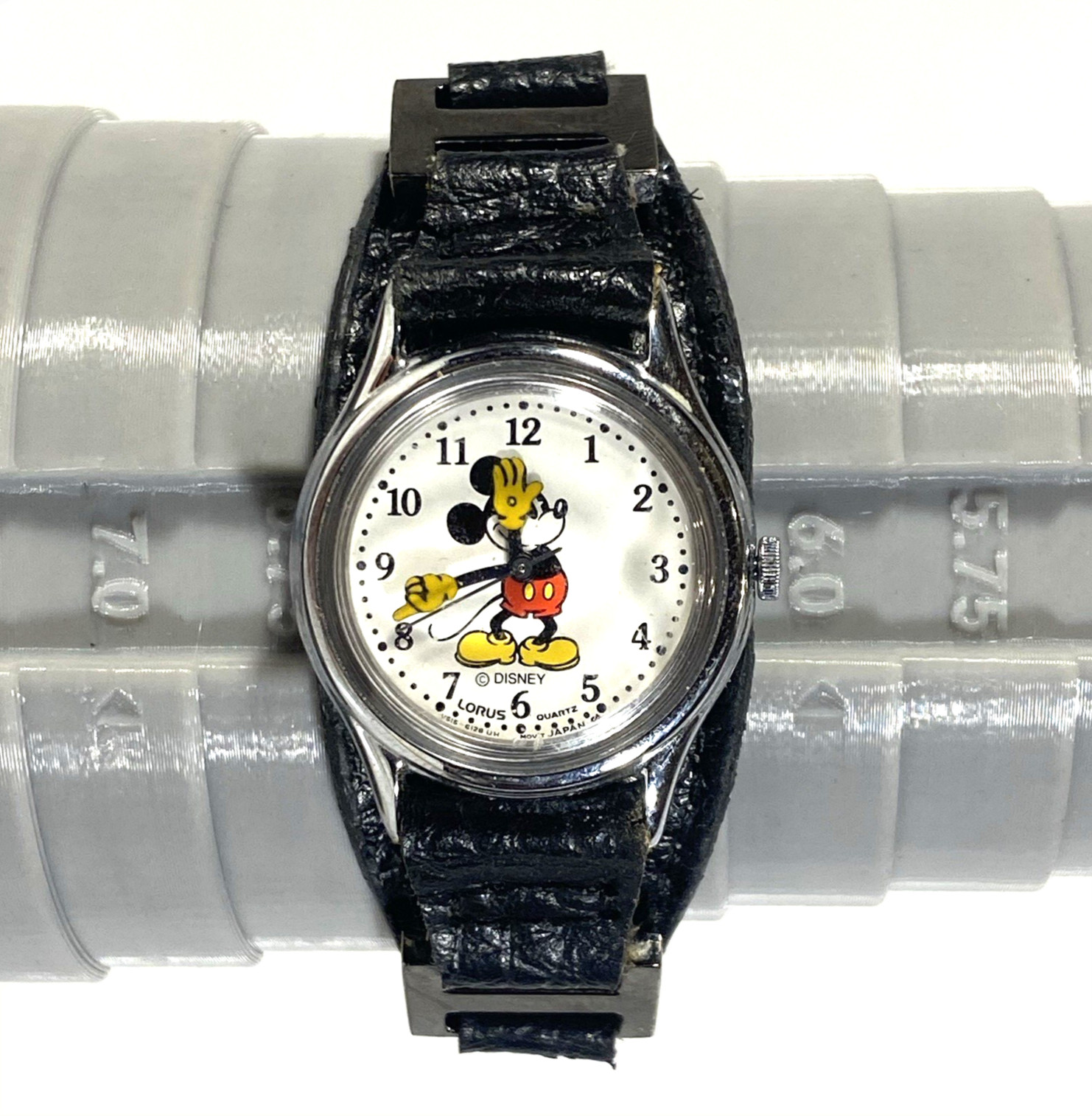 Vintage Lorus x Disney Mickie Mouse Womens Wristwatch Silver Tone Cuff Band Vintage Lorus x Disney Mickie Mouse Womens Wristwatch Silver Tone Cuff Band