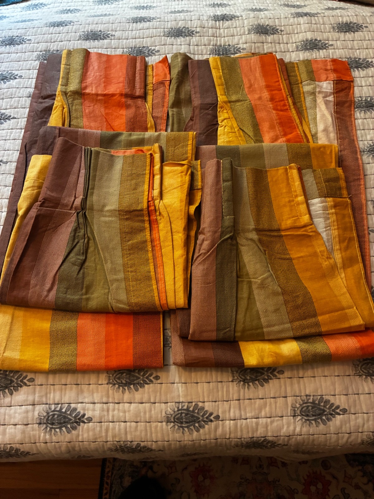 VINTAGE PINCH PLEATED DRAPES 4 PANELS 26 W X 43 L WELL MADE USA COTTONSEE VIDEO VINTAGE PINCH PLEATED DRAPES 4 PANELS 26 W X 43 L WELL MADE USA COTTONSEE VIDEO