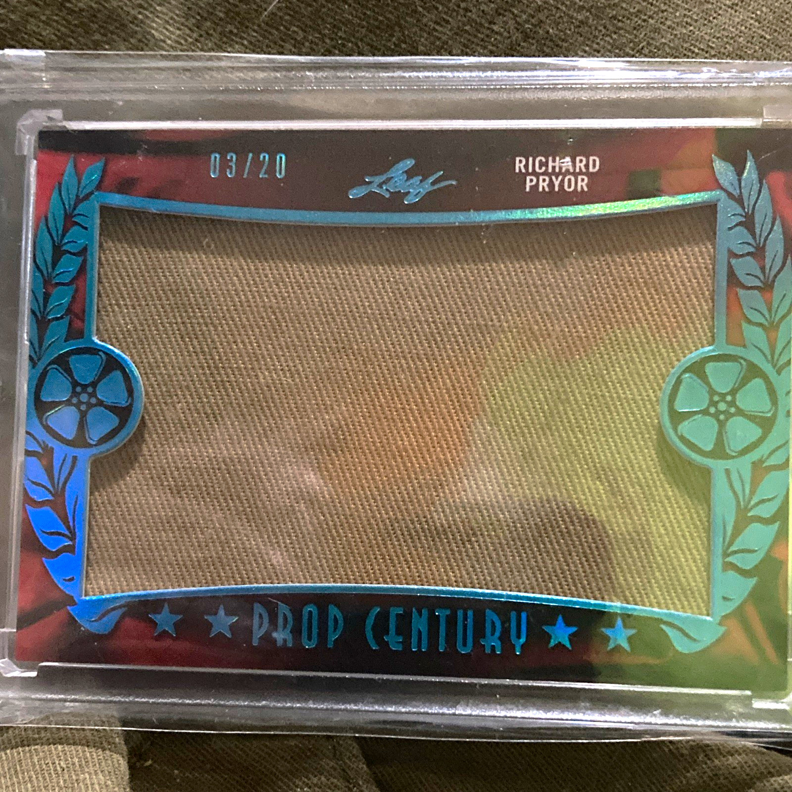 Leaf 2017 Pop Century Prop Century Richard Pryor Wardrobe Insert PC-33 /20