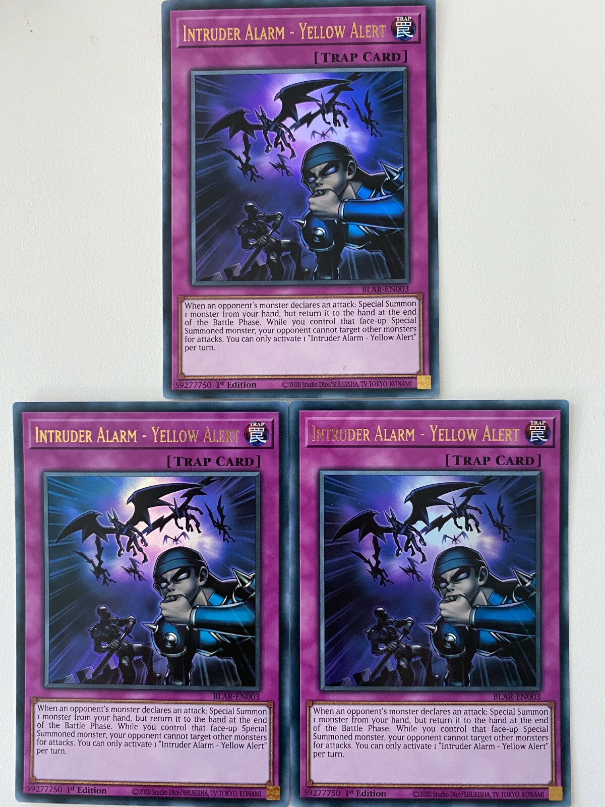 Yugioh Intruder Alarm - Yellow Alert BLAR-EN003 Ultra Rare NM x3 Play Set