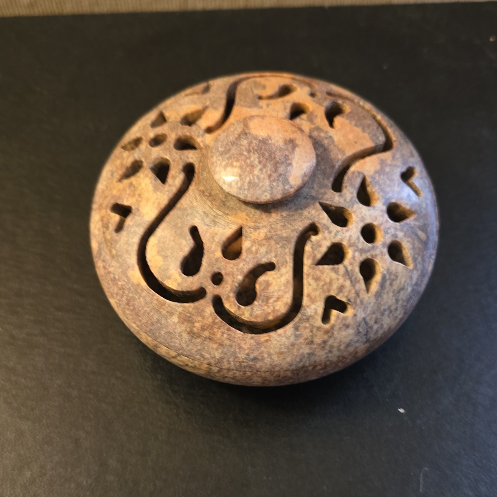 Mint Vintage Hand Carved Soapstone Incense Burner Round Trinket Box Pierced Lid Mint Vintage Hand Carved Soapstone Incense Burner Round Trinket Box Pierced Lid