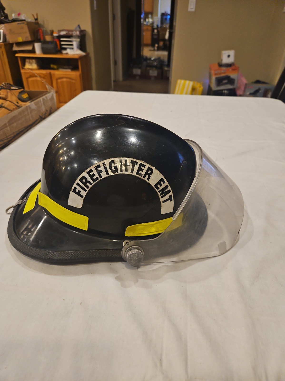 Cairns & Brothers Firefighter Helmet Model 660 Metro Black Vintage with Shield Cairns & Brothers Firefighter Helmet Model 660 Metro Black Vintage with Shield