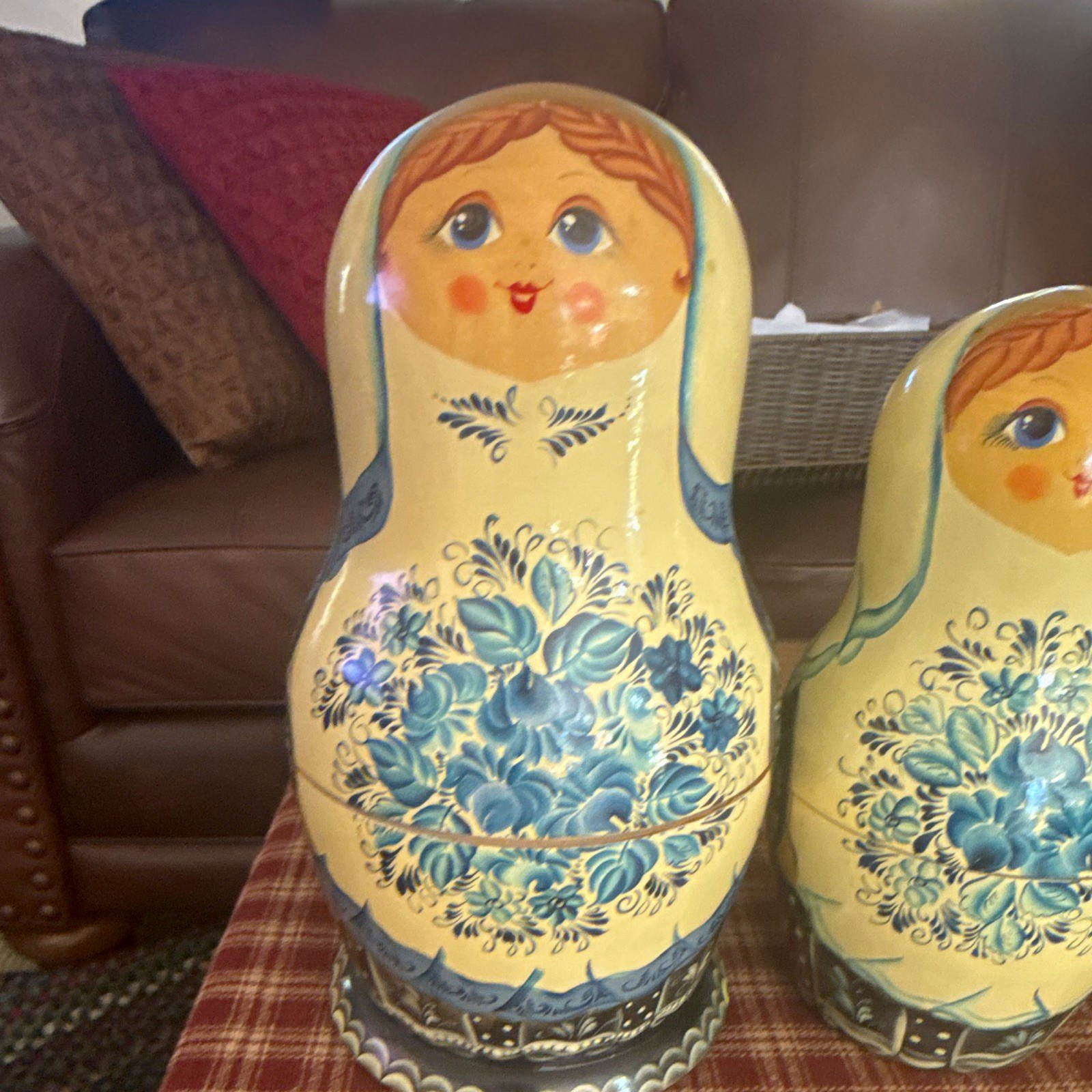Russian Matryoshka Nesting Doll Set Hand-Painted Blue Floral Design 10 Pieces 