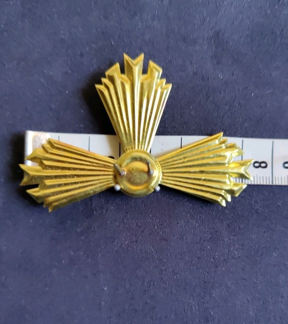 Potencia o Pasión 7 cms (2.75inches) With 2 Spikes. Hand Made. Stamped rays. Potencia o Pasión 7 cms (2.75inches) With 2 Spikes. Hand Made. Stamped rays.