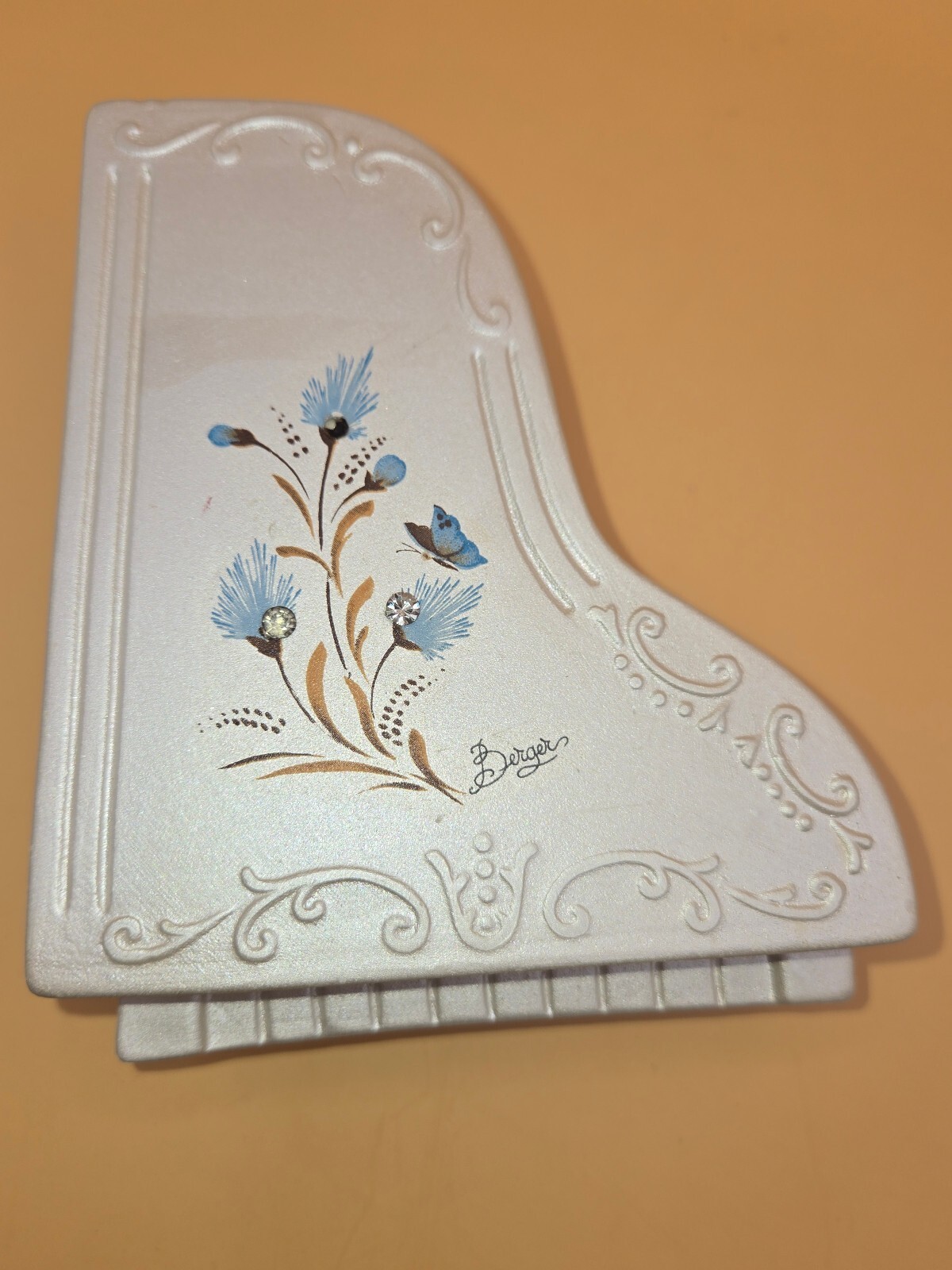 Vint. Italian Berger Pearlescent Ceramic Grand Piano Hinged Trinket Box Vint. Italian Berger Pearlescent Ceramic Grand Piano Hinged Trinket Box