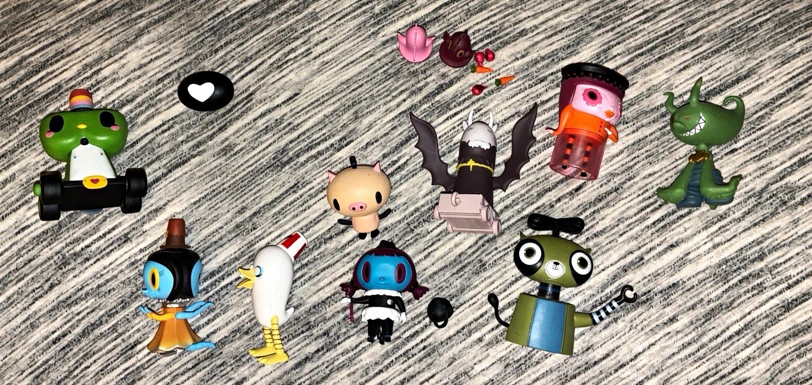 Kidrobot Vinyl Mini Lot – Frog Cart, Bat Suitcase, Duck, Maid, Robot Cat + More Kidrobot Vinyl Mini Lot – Frog Cart, Bat Suitcase, Duck, Maid, Robot Cat + More