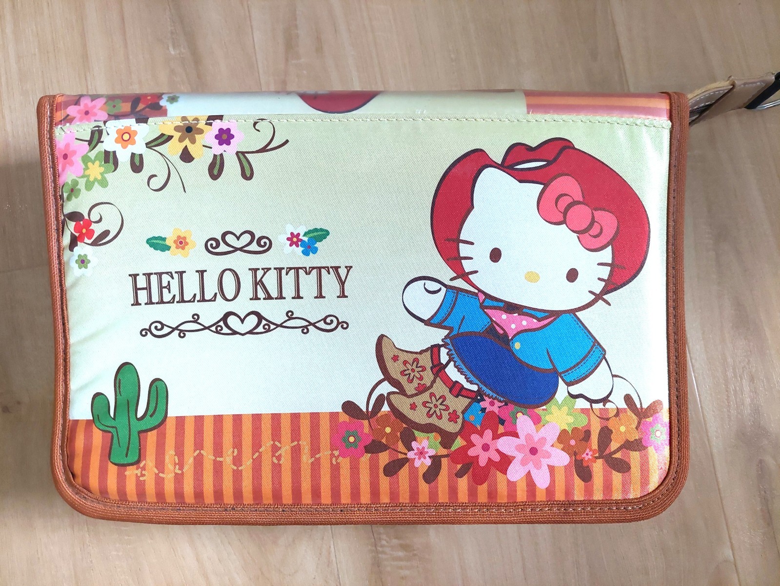Sanrio Y2K Hello Kitty Floral Western CD Vinyl Zippered Storage Case Rare Sanrio Y2K Hello Kitty Floral Western CD Vinyl Zippered Storage Case Rare
