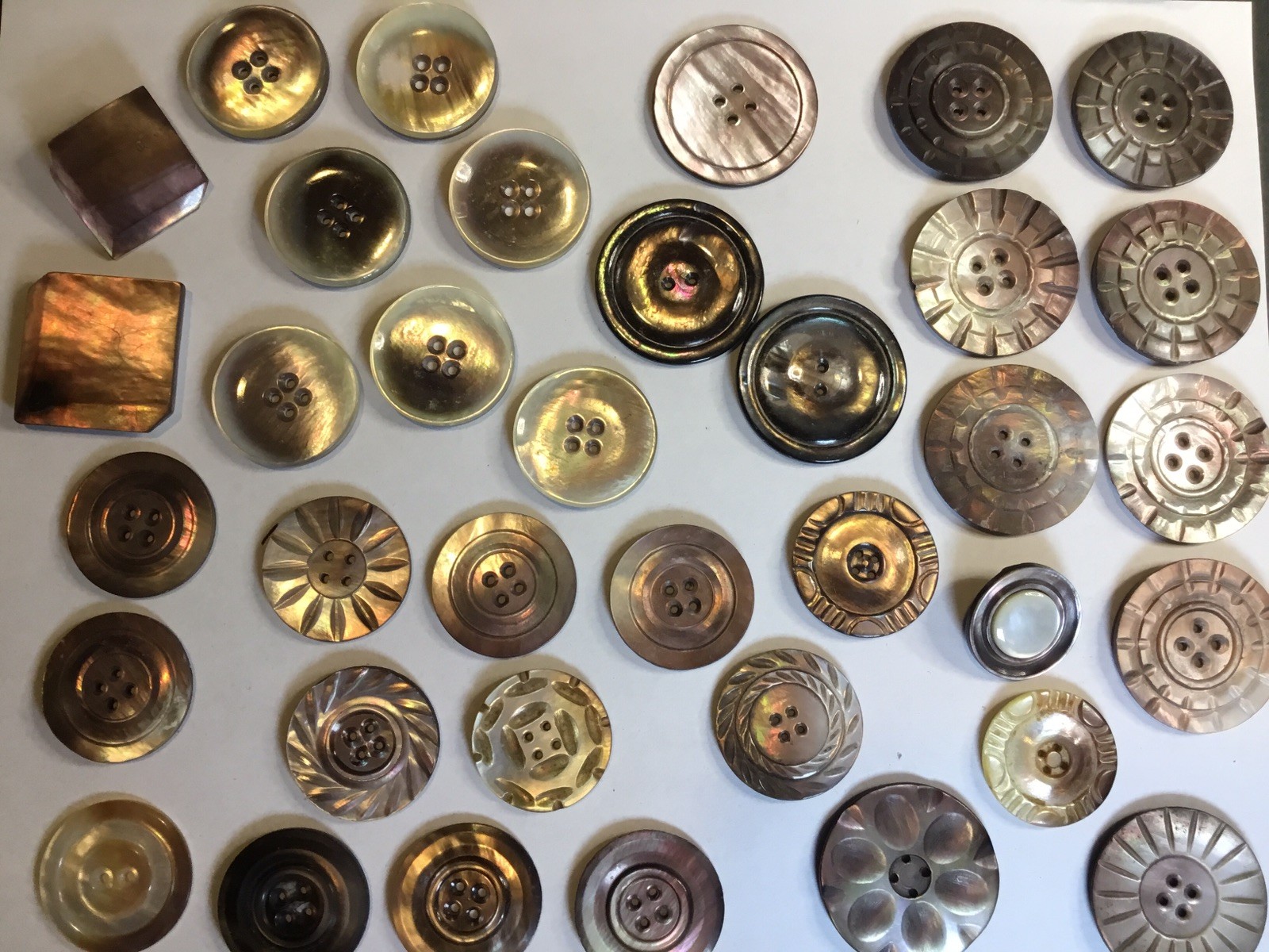 Lot Vintage Antique Mother Of Pearl Shell Buttons Carved 24-36mm