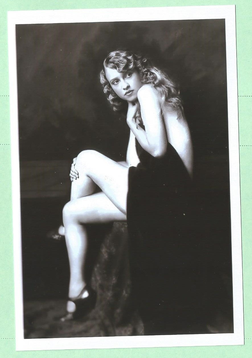 Found 4X6 PHOTO of Young & Beautiful Woman 1920's sexy FLAPPER Girl