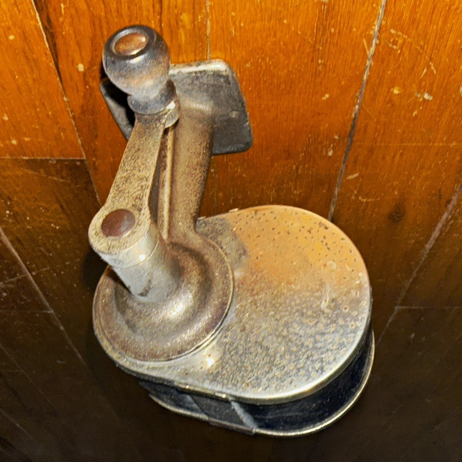 Vintage Hand Crank Metal Pencil Sharpener w/ Black/Silver  APSC  Chicago USA