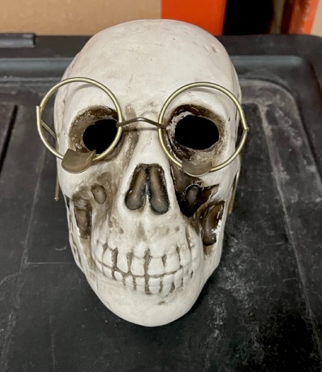 Vtg 1950s Tilso Japan Ceramic Skull Ashtray with Metal Wire Glasses Novelty MCM