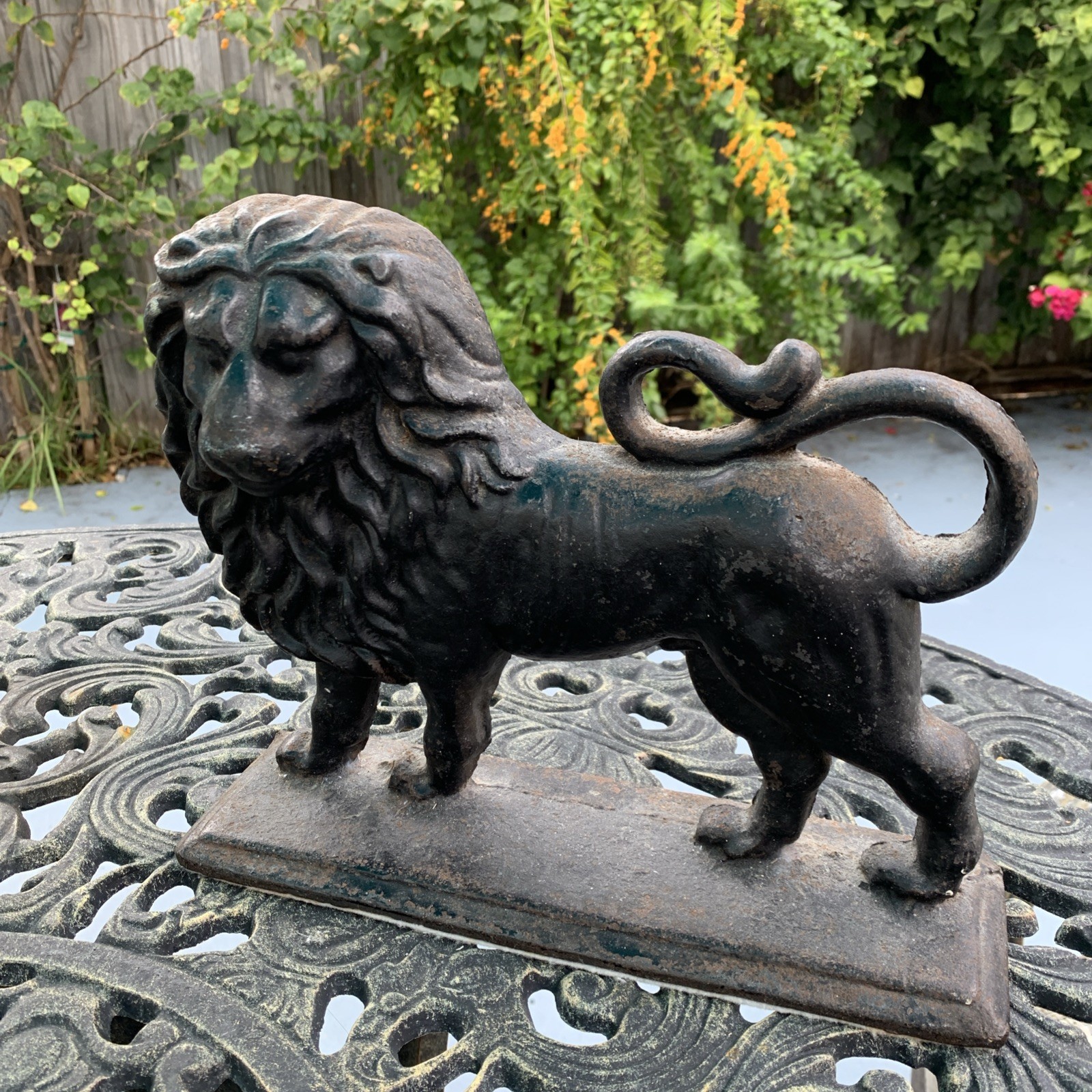 ANTIQUE VICTORIAN HEAVY HUGE CAST IRON LION ART STATUE SCULPTURE DOORSTOP 18 LBS ANTIQUE VICTORIAN HEAVY HUGE CAST IRON LION ART STATUE SCULPTURE DOORSTOP 18 LBS