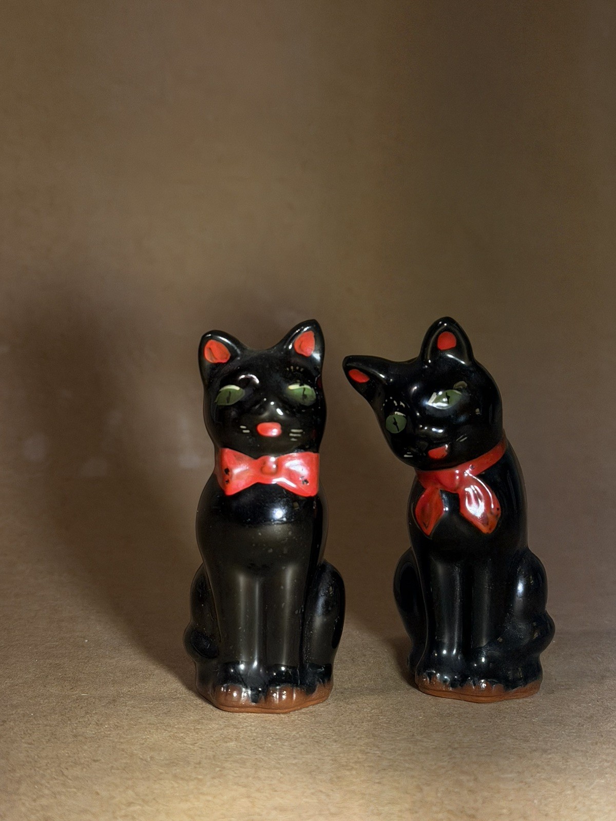 Vintage Shafford Redware Black Halloween Kitty Cat Salt & Pepper Shakers~NICE