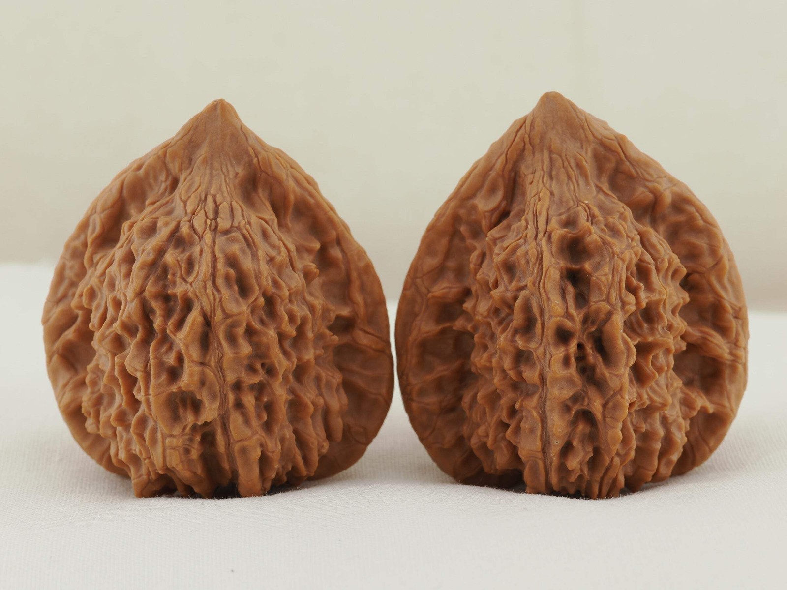 Vermilion Bird Walnut Pair 40mm (Zhu Que) WW-00035