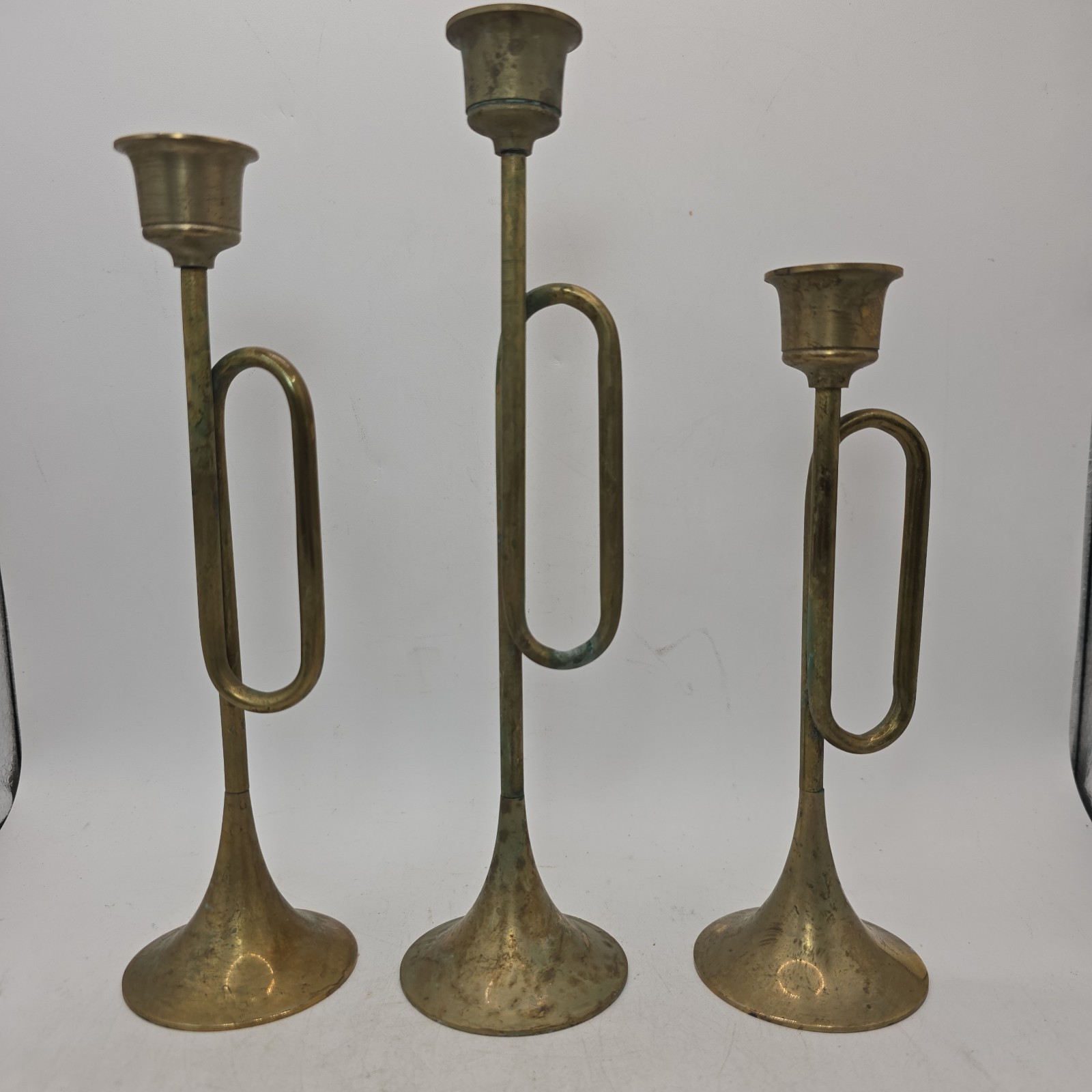 3 VTG Brass Graduated Bugle Horn Candle Holders Taper Christmas Patina 3 VTG Brass Graduated Bugle Horn Candle Holders Taper Christmas Patina