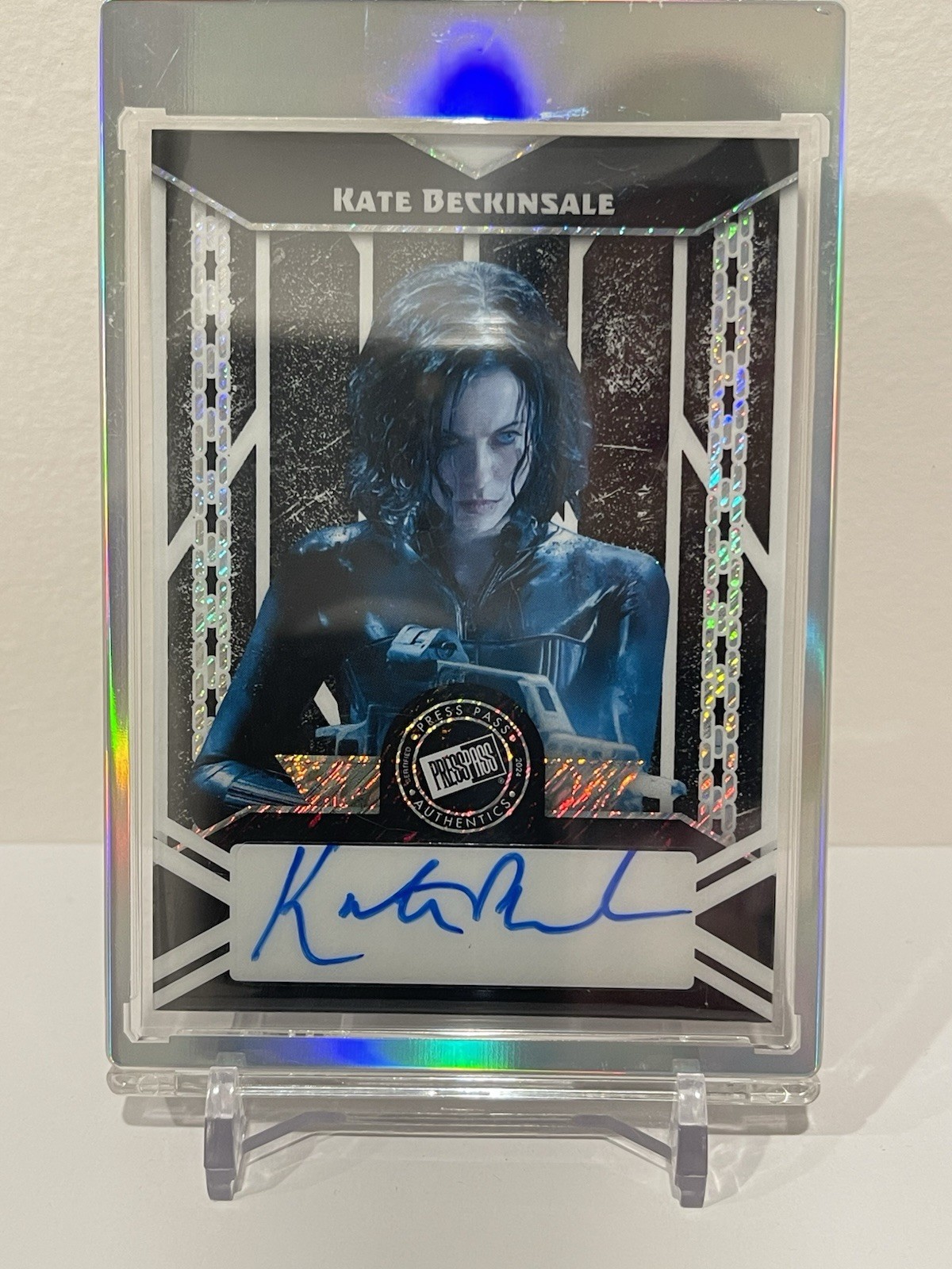 2024 Leaf Collective, Kate Beckinsale, 1/1 Auto, Shimmer, #20A-KB1 2024 Leaf Collective, Kate Beckinsale, 1/1 Auto, Shimmer, #20A-KB1