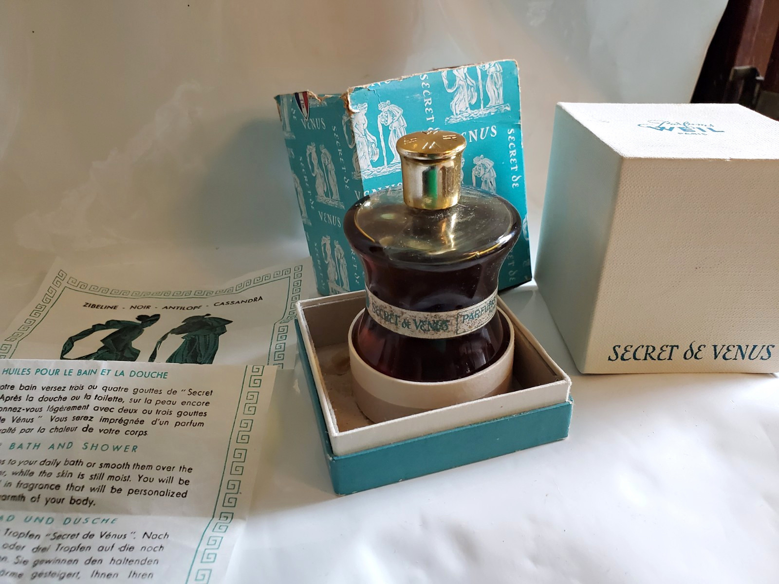 2 Oz. Secret de Venus Antilope Huile De Bain HUGE NIB 2 Oz. Secret de Venus Antilope Huile De Bain HUGE NIB