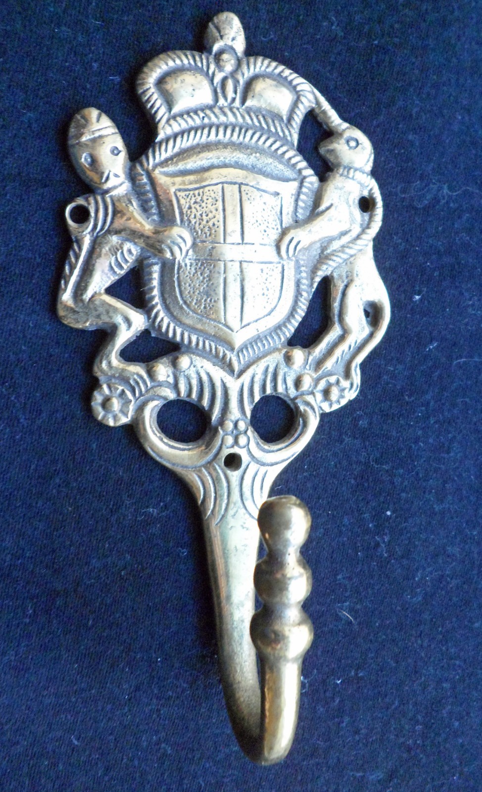 EHI VTG BRASS PEERAGE MADE IN ENGLAND BRITISH ARMY GEN\'L SERVICE CORPS COAT HOOK