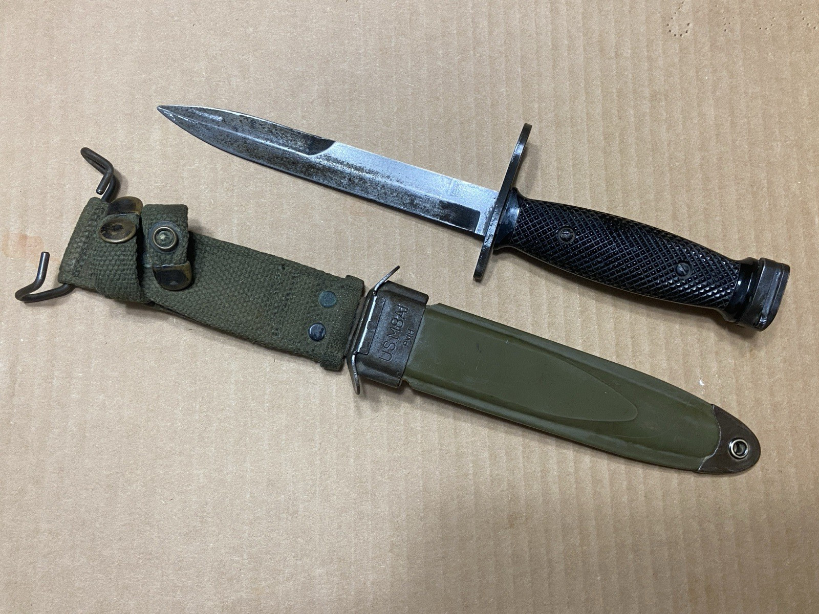 Original US Military M7 CONETTA Bayonet Combat Knife w/ USM8A1 PWH Scabbard.