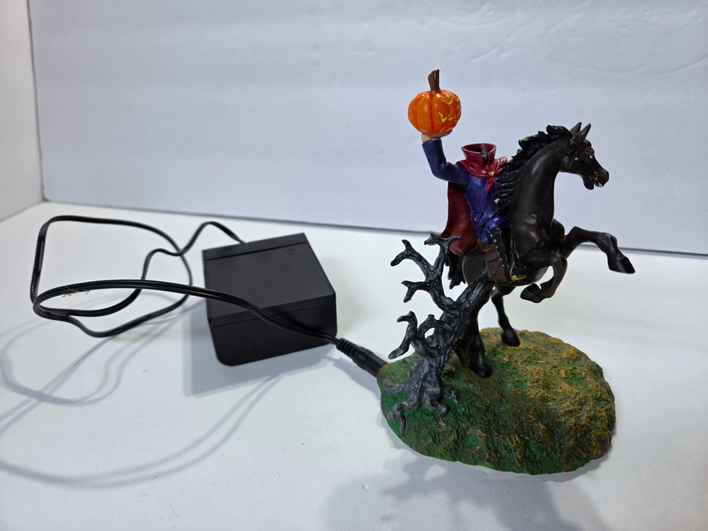 Vintage DEPT. 56 Village HEADLESS HORSEMAN 4020240 Halloween Lights Up ~ No Box Vintage DEPT. 56 Village HEADLESS HORSEMAN 4020240 Halloween Lights Up ~ No Box