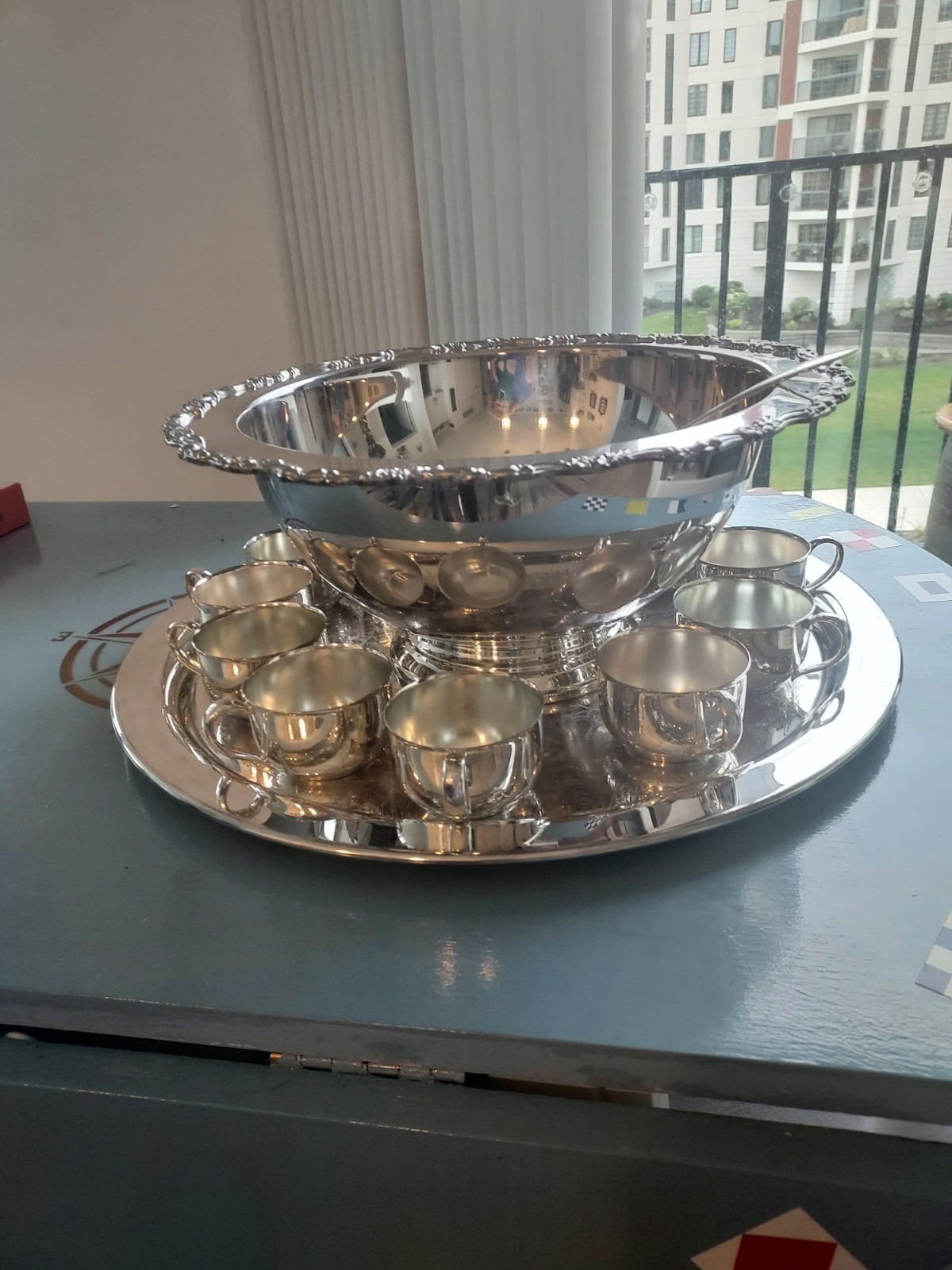 Vtg Oneida Silver Plate Punch Bowl Du Maurier Platter 12 Cups Ladle Used No Box Vtg Oneida Silver Plate Punch Bowl Du Maurier Platter 12 Cups Ladle Used No Box