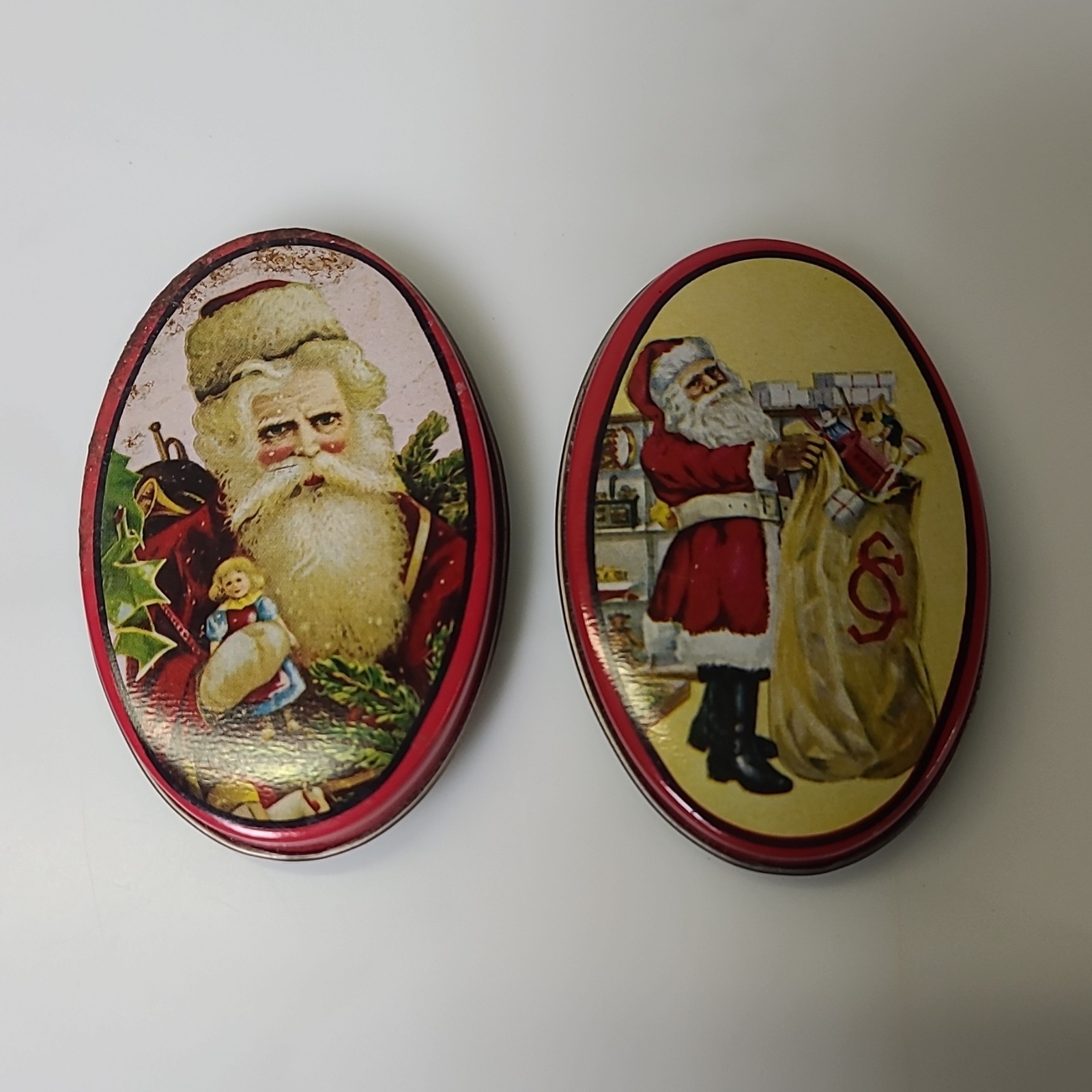 Vintage 1983 Santa Claus Tins Made In  Hong Kong, 2 ¾