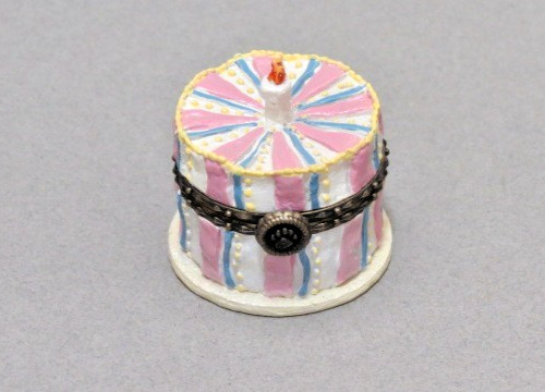 Boyd’s Bears Treasure Box Bailey's Birthday Cake w/ H.B. McNibble Boyd’s Bears Treasure Box Bailey's Birthday Cake w/ H.B. McNibble