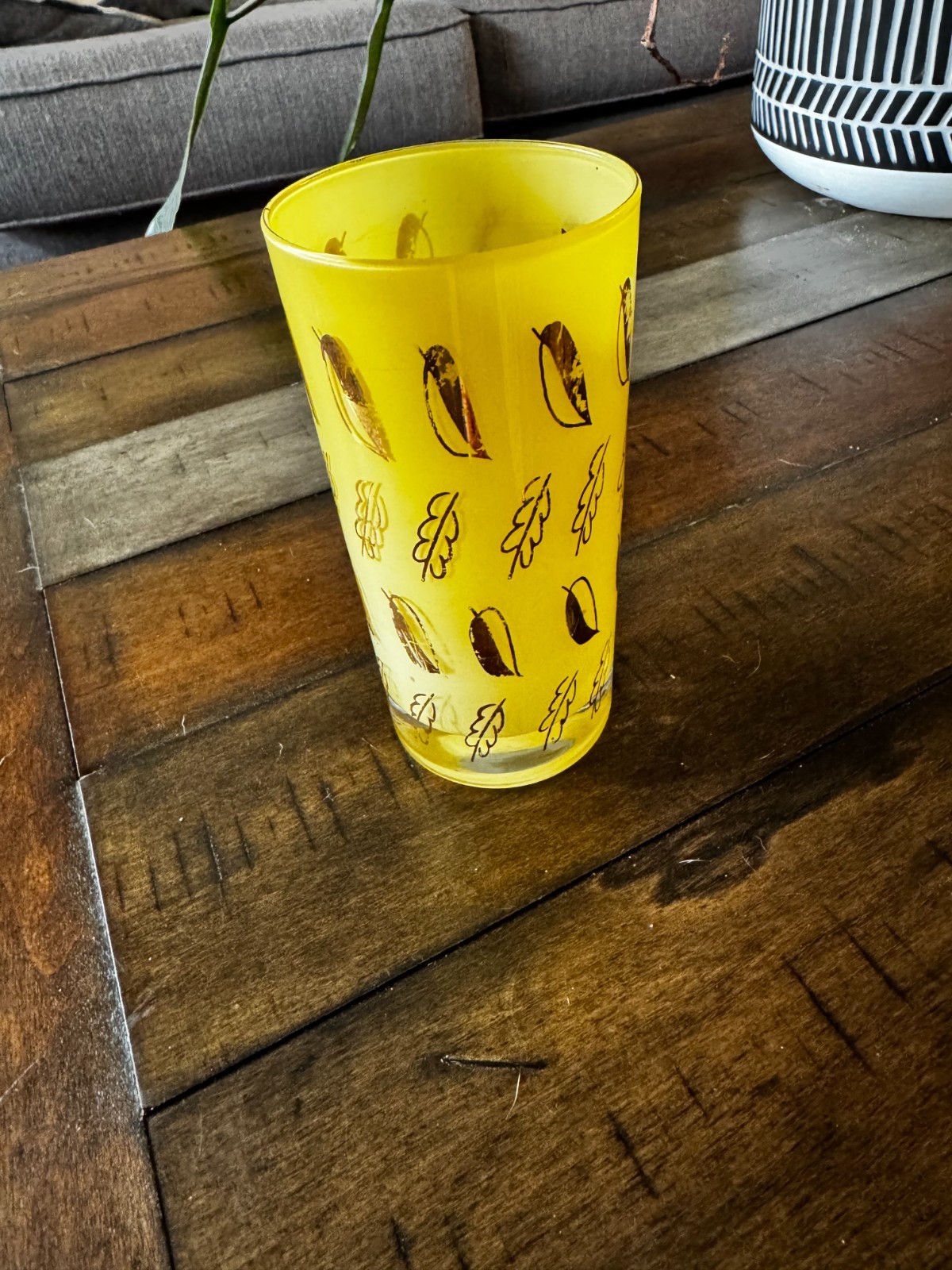 Vintage MCM Libbey Yellow Frosted Gold Foliage Leaf Drinking Glass 5.5\