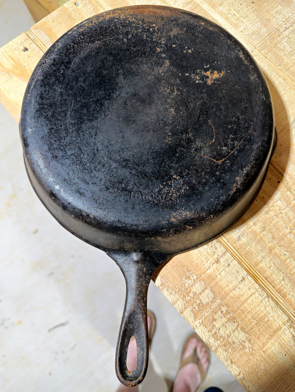 Vintage Cast Iron Skillet Frying Pan 12 Inch Size 10 Marked “WAGNER WARE”