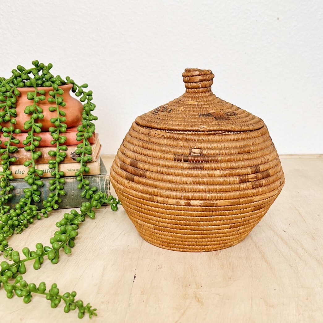 Vintage Alaskan Eskimo Inuit Coiled Beach Grass Lidded Dyed Basket Vintage Alaskan Eskimo Inuit Coiled Beach Grass Lidded Dyed Basket