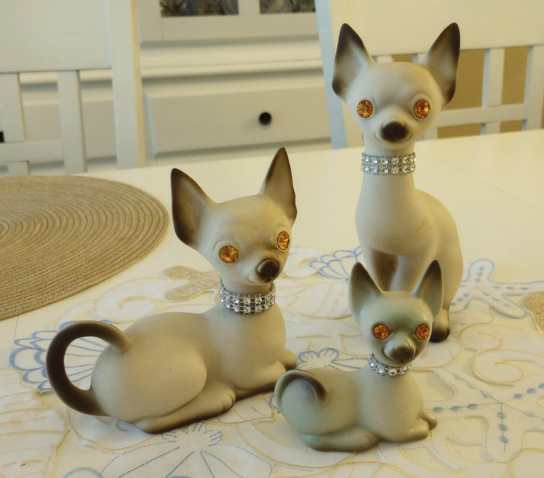 Vintage Roselane California USA Ceramic Chihuahua Trio Figurines SPARKLER Eyes Vintage Roselane California USA Ceramic Chihuahua Trio Figurines SPARKLER Eyes