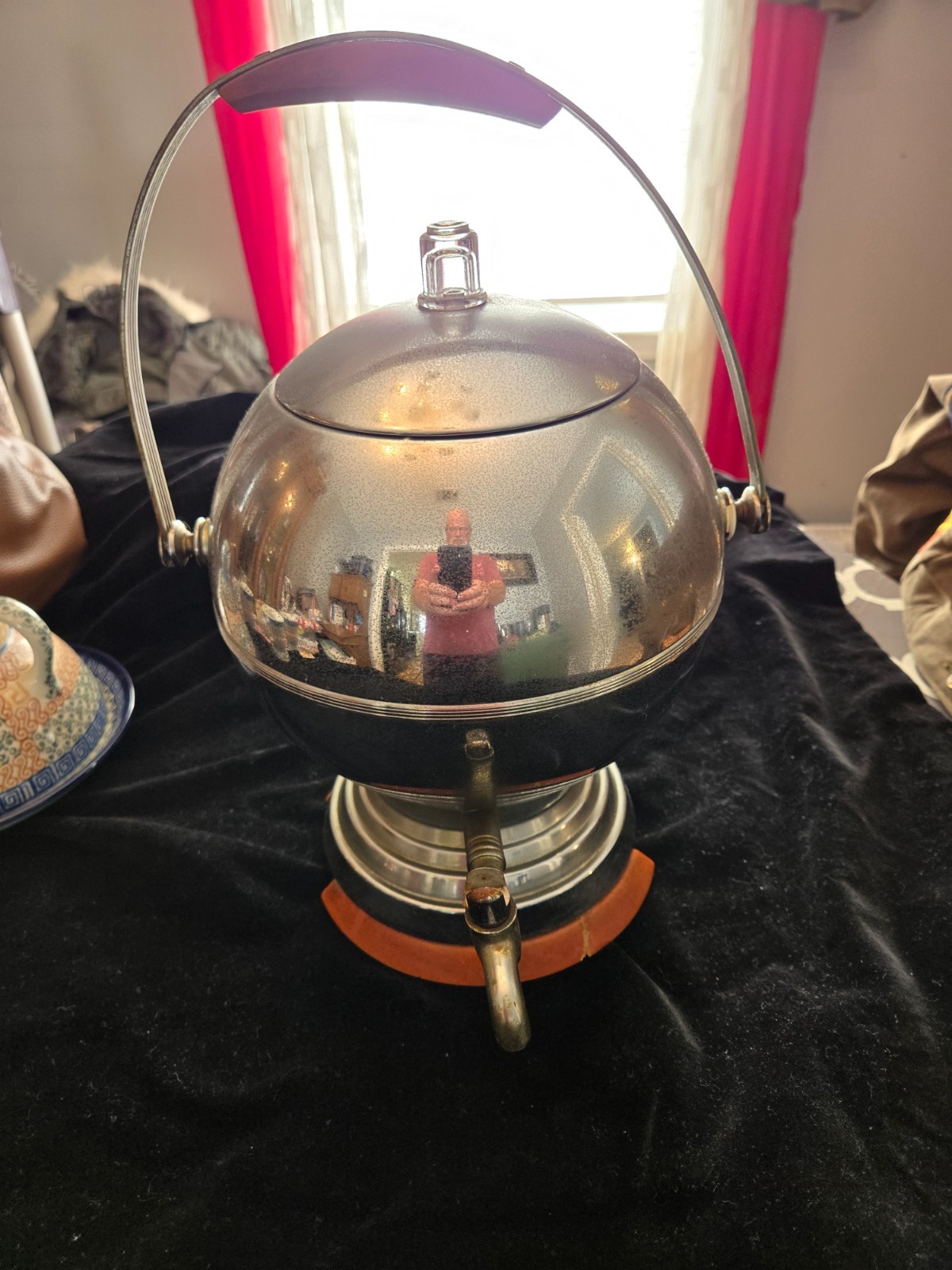 Vintage Manning-Bowman Chrome Coffee Urn Atomic MCM Bakelite Percolator
