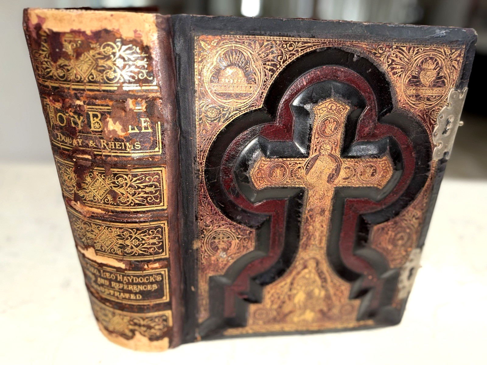 1884 Holy Bible Douay Rheims Catholic Latin Vulgate Antique Haydock w/clasps
