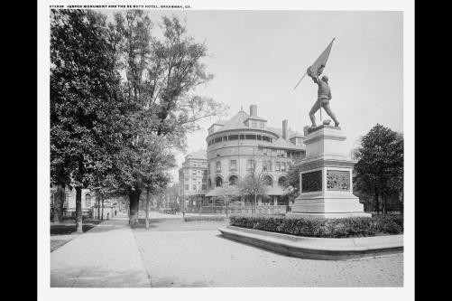 Photo:Savannah Georgia c1910 Jasper Monument De Soto Hotel Monument Resort