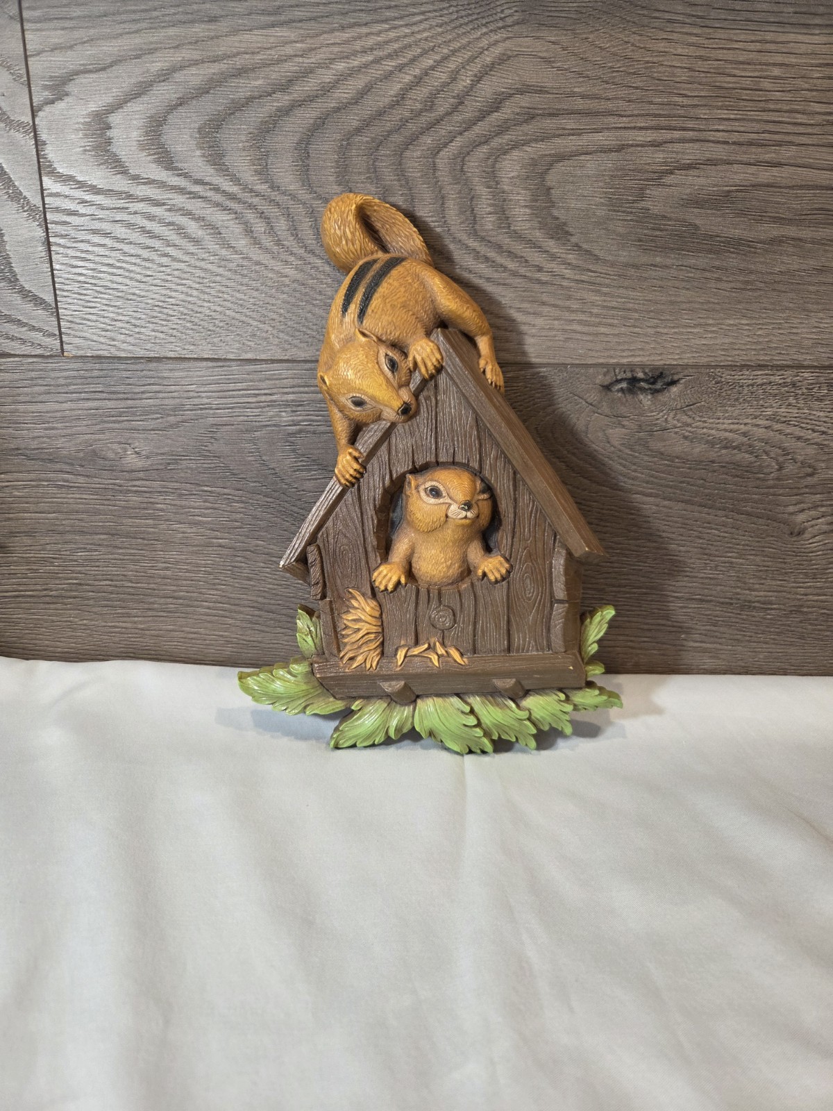 VTG 70s Homco Plaque Chipmunks in Birdhouse Made in USA