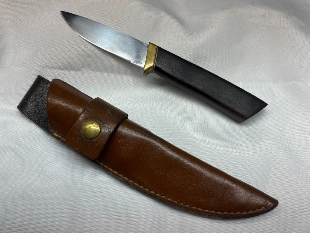 Vintage Gerber Model C375 Hunting/Skinning Fixed Blade Knife Vintage Gerber Model C375 Hunting/Skinning Fixed Blade Knife