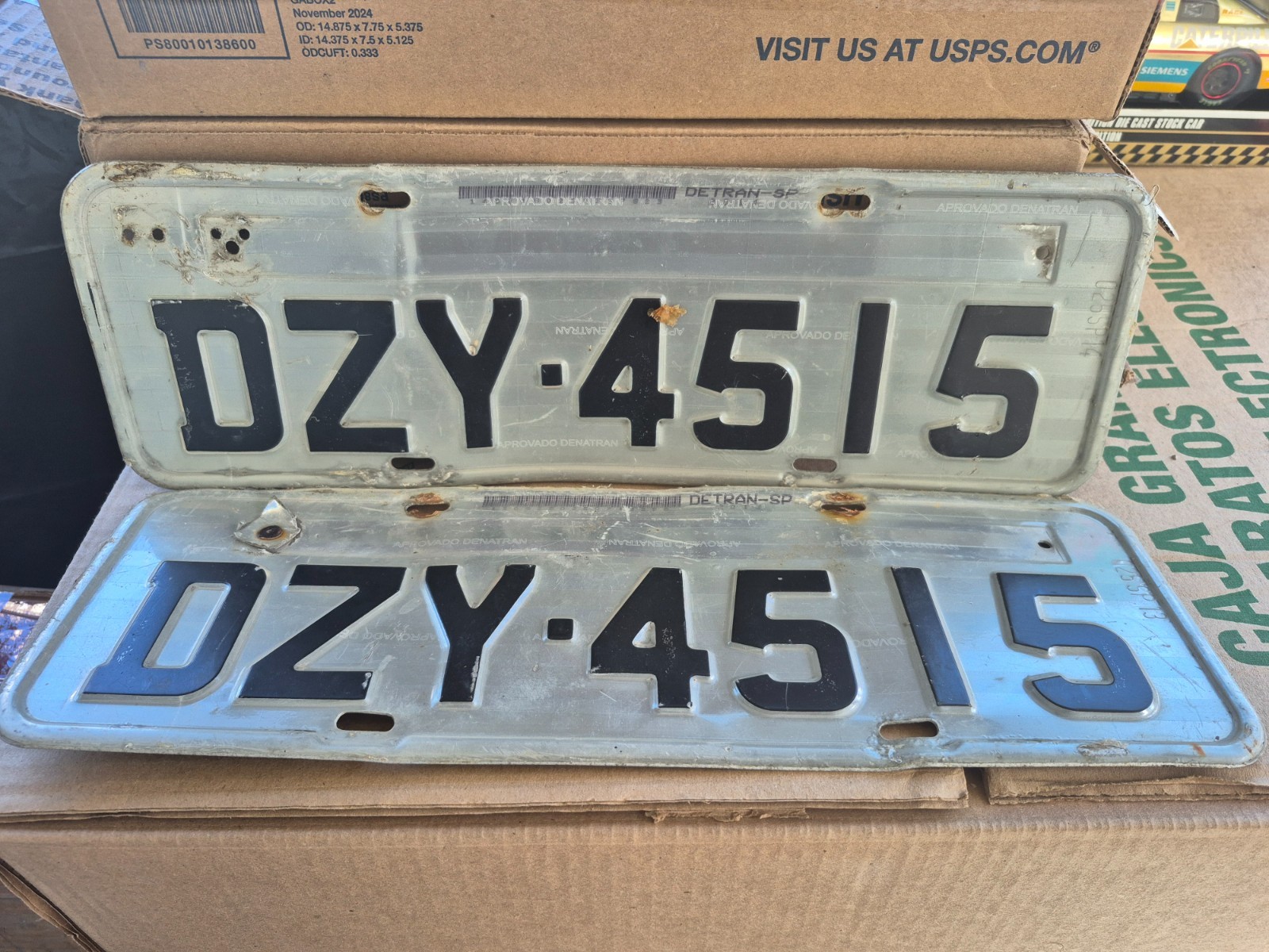 LOT OF 2 IDENTICAL 11 YEARS OLD VINTAGE BRAZIL SAO PAULO LICENSE PLATE - DZY4515