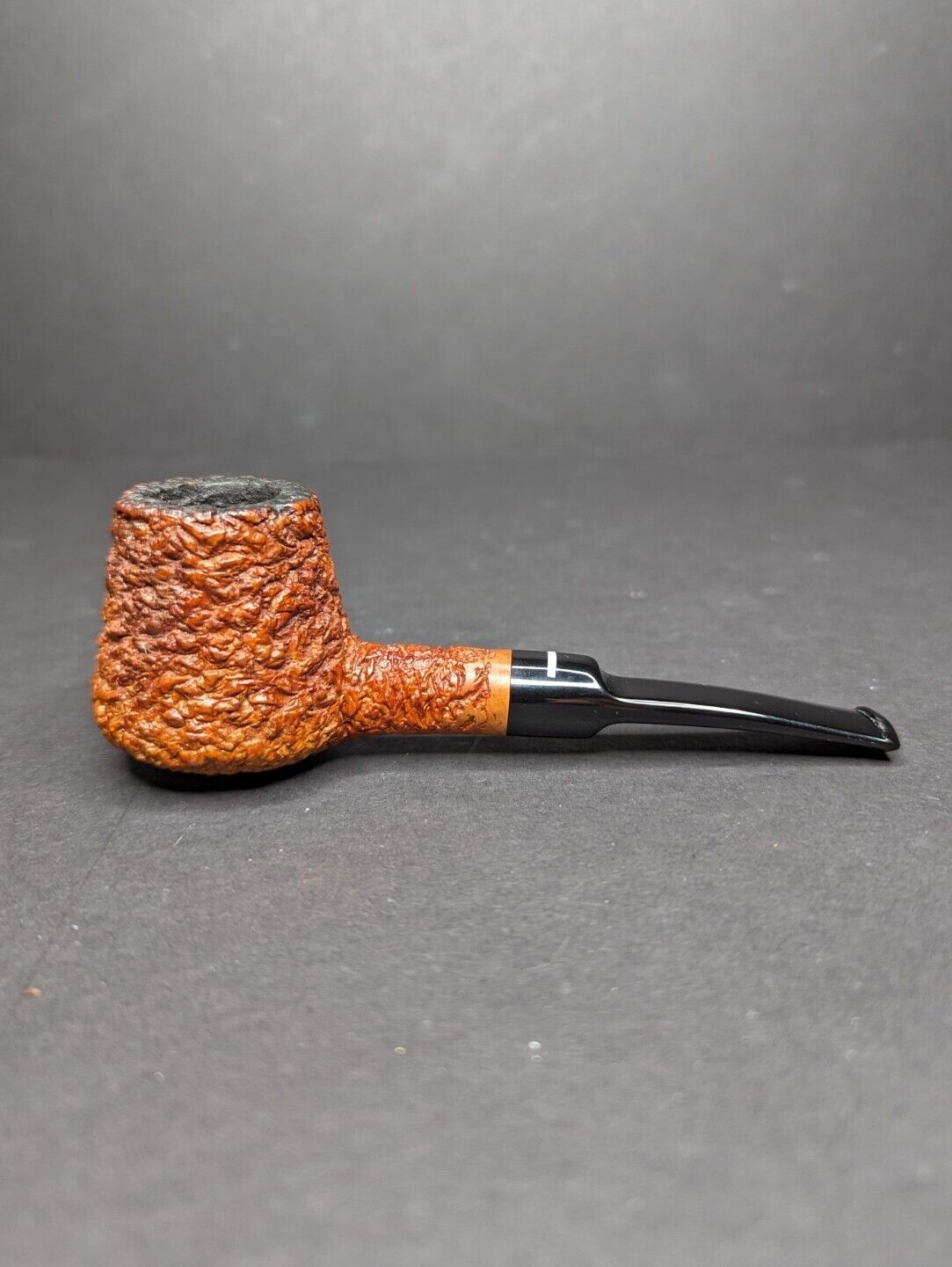 Don Carlos 2 Note Handmade Rusticated Estate Tobacco Pipe Italy 